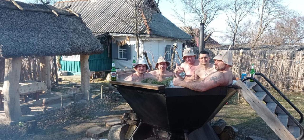 Медова Садиба Subbotiv Luaran gambar